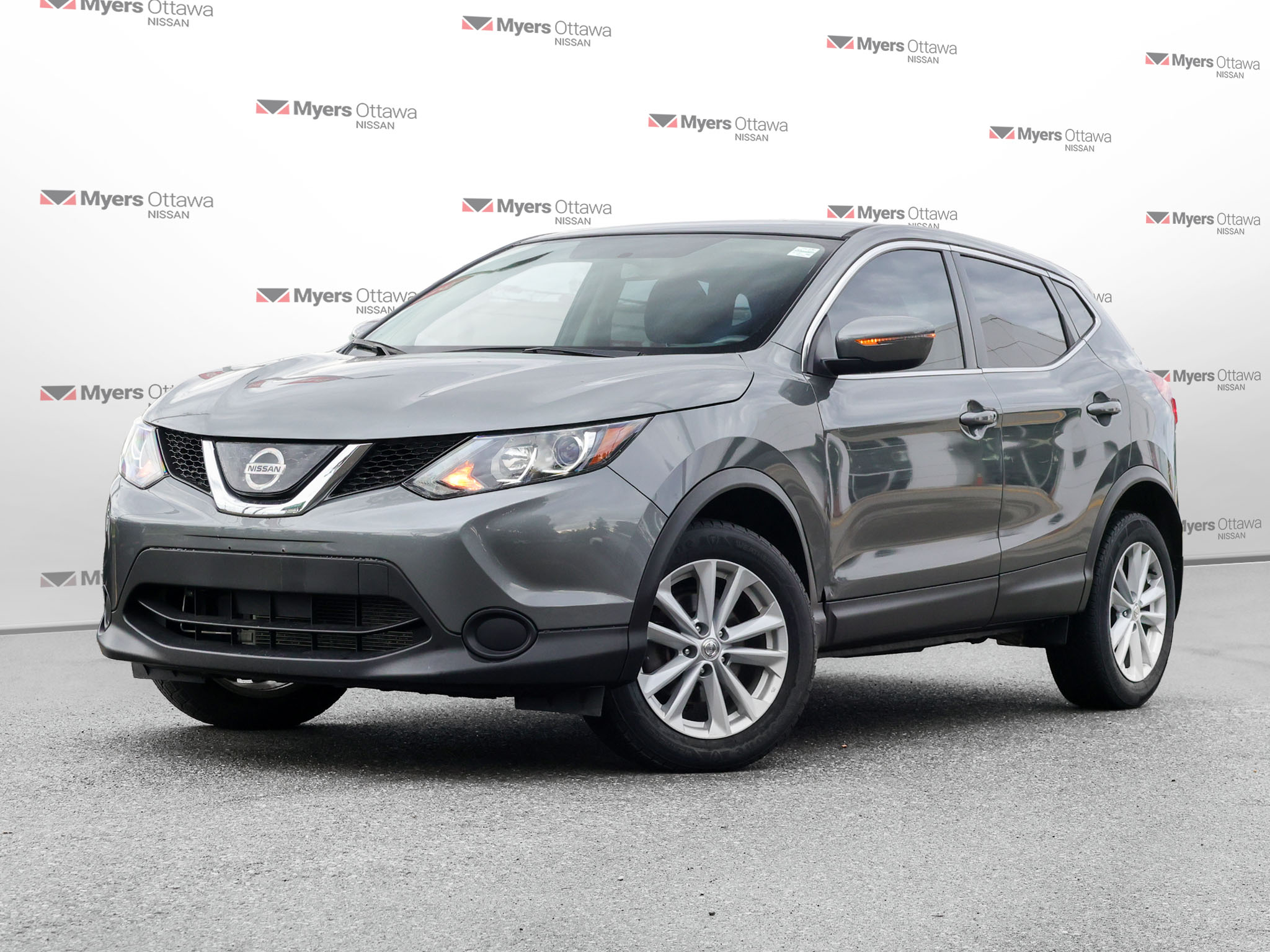 Gray (Gun Metallic) 2018 Nissan Qashqai SUV / Crossover Automatic