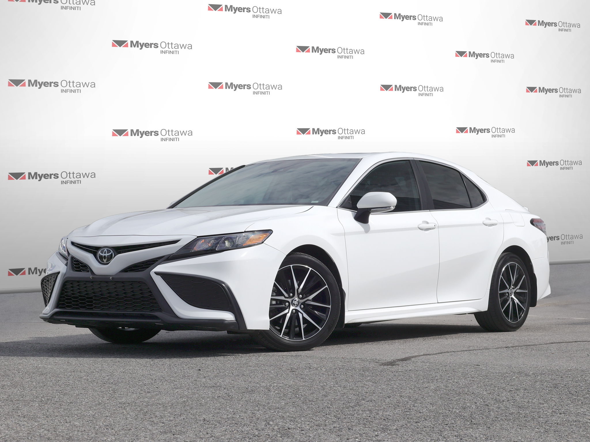 2024 Toyota Camry SE AWD