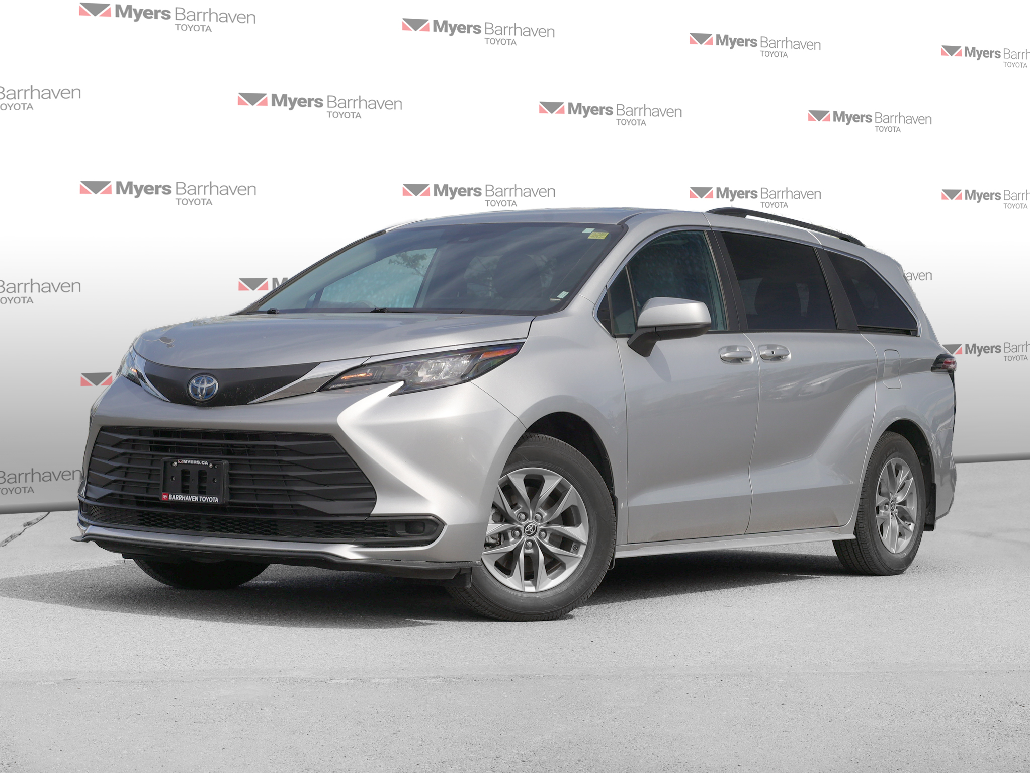 2025 Toyota Sienna LE 8-Passenger AWD