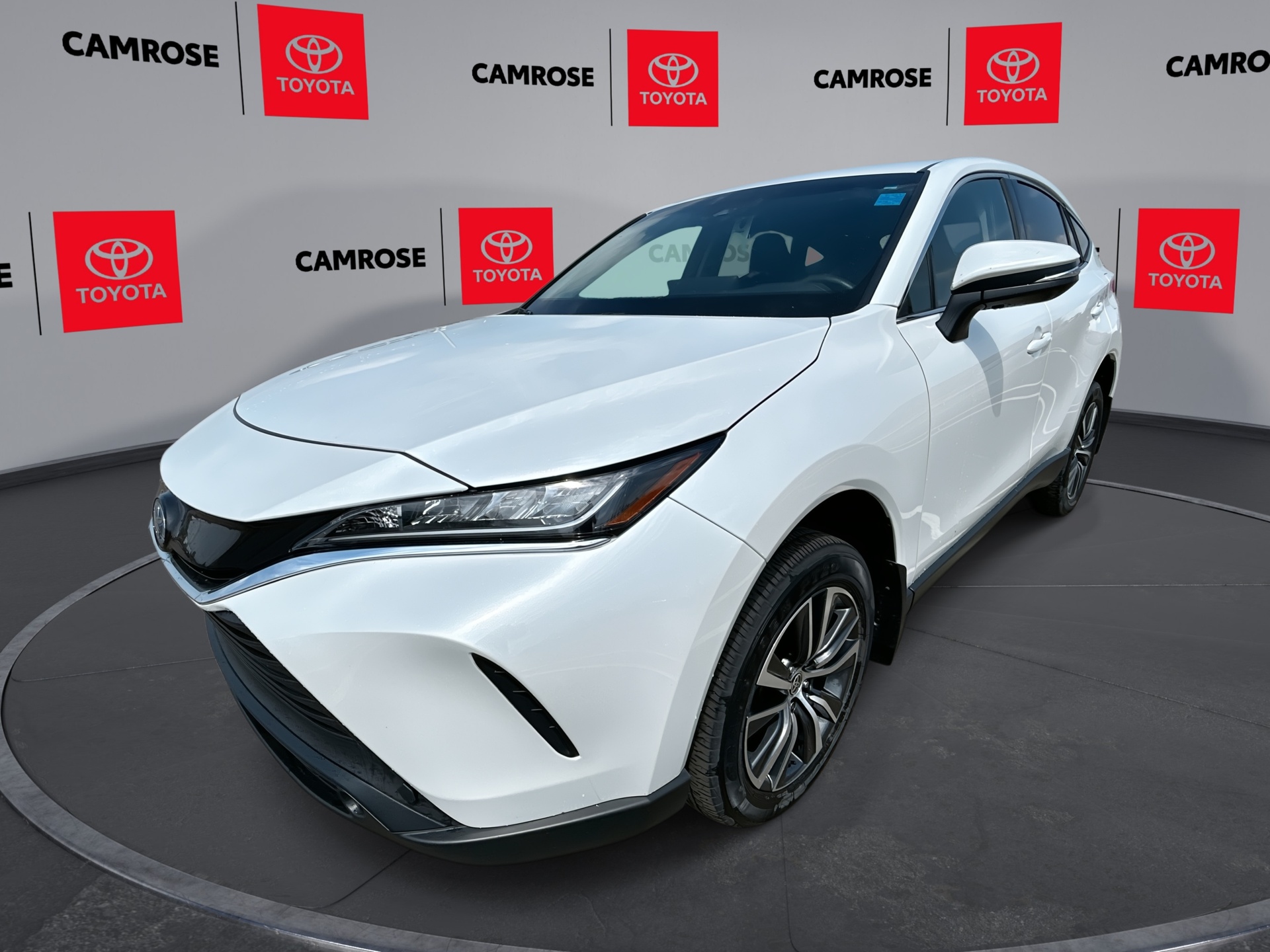 White (Wind Chill Pearl) 2023 Toyota Venza SUV / Crossover All-Wheel Drive Automatic