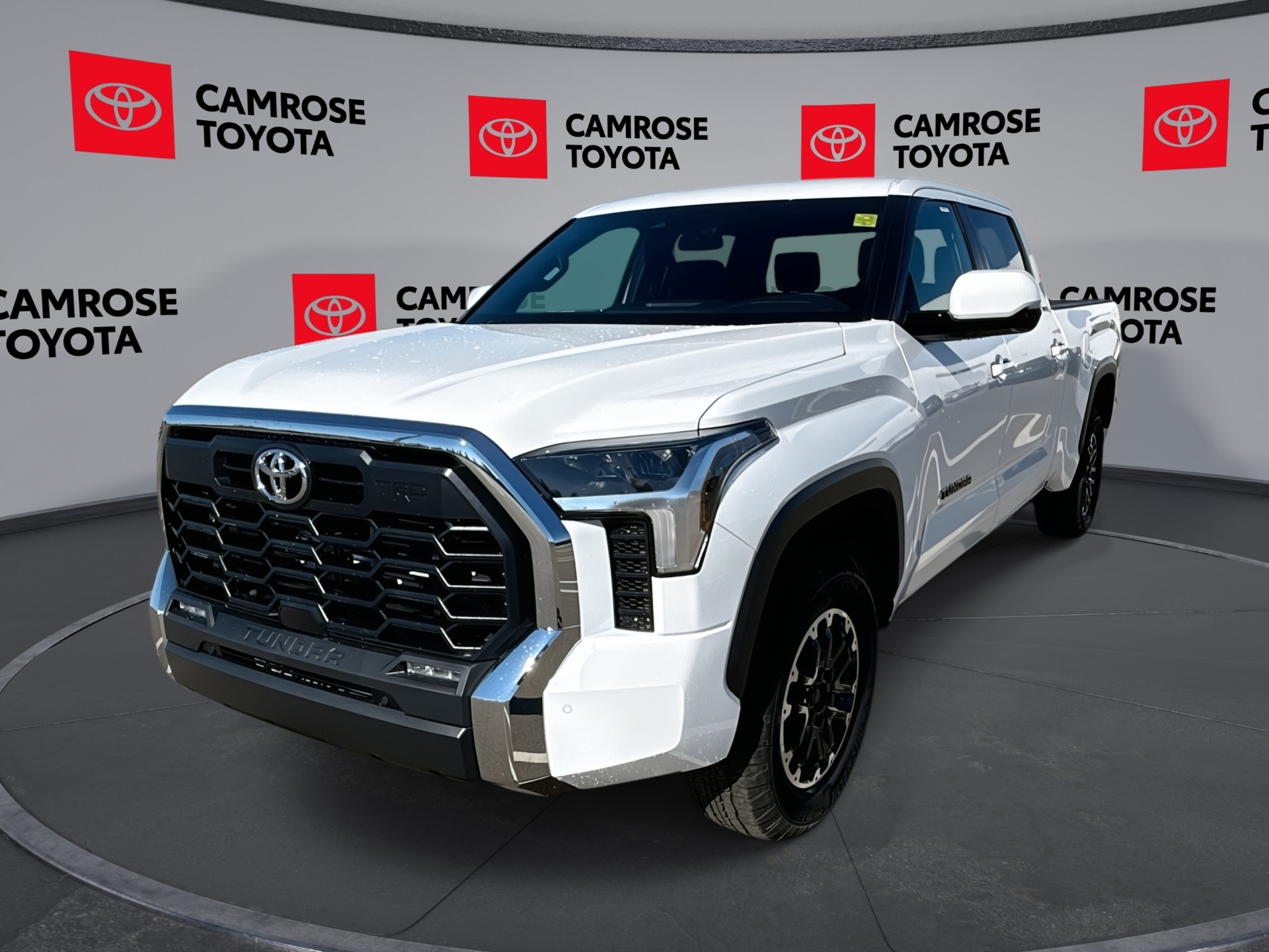 Whi 2026 Toyota Tundra Pickup Truck Four-Wheel Drive Automatic