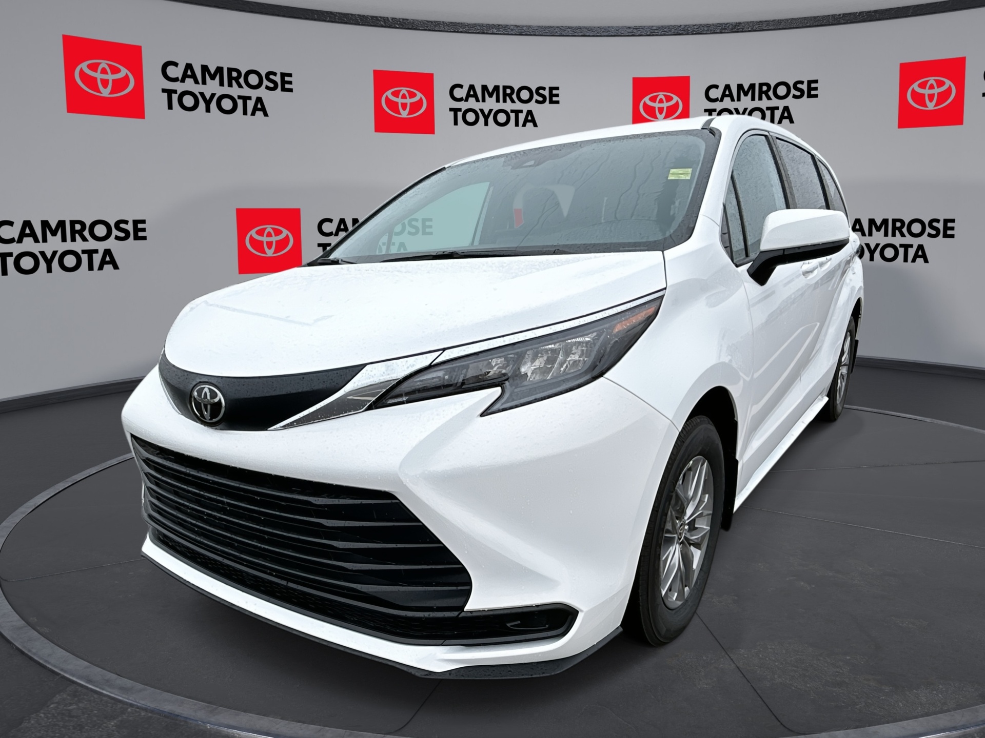 2026 Toyota Sienna XLE 8-Passenger FWD