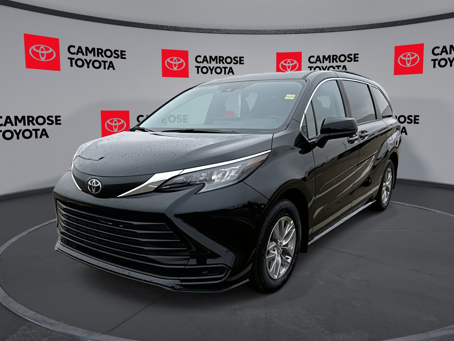 2026 Toyota Sienna XLE 8-Passenger FWD