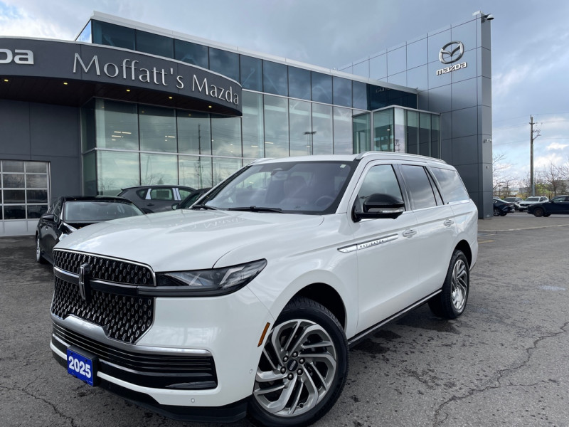 Pristine White Metallic Tri-Coat 2025 Lincoln Navigator Reserve 4WD SUV / Crossover Four-Wheel Drive Automatic