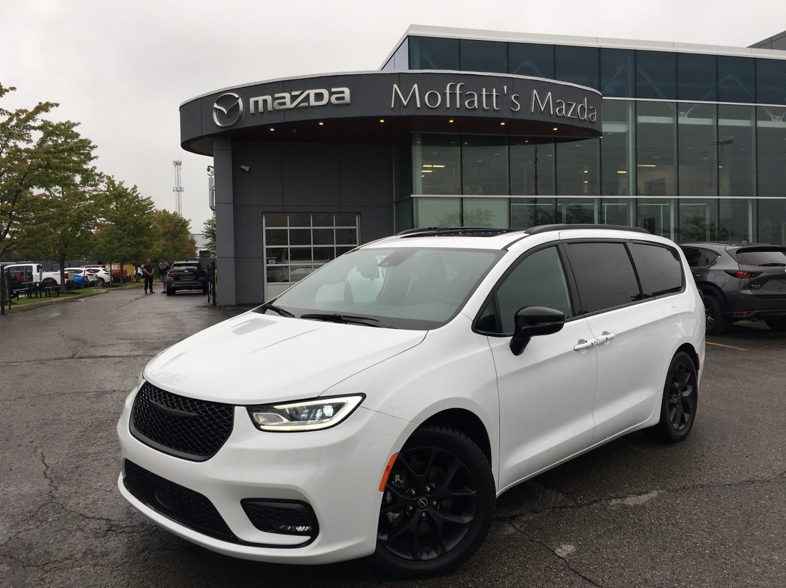 White 2025 Chrysler Pacifica Minivan Front-Wheel Drive Automatic