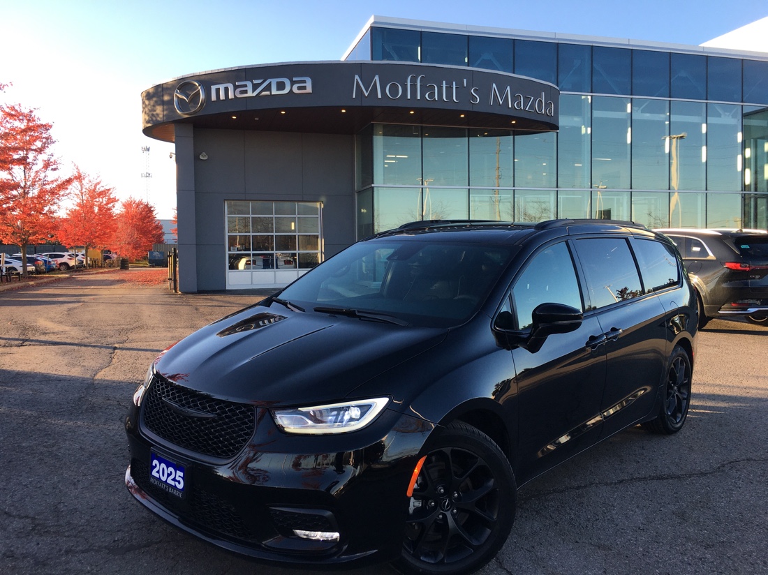 Black 2025 Chrysler Pacifica Minivan Front-Wheel Drive Automatic