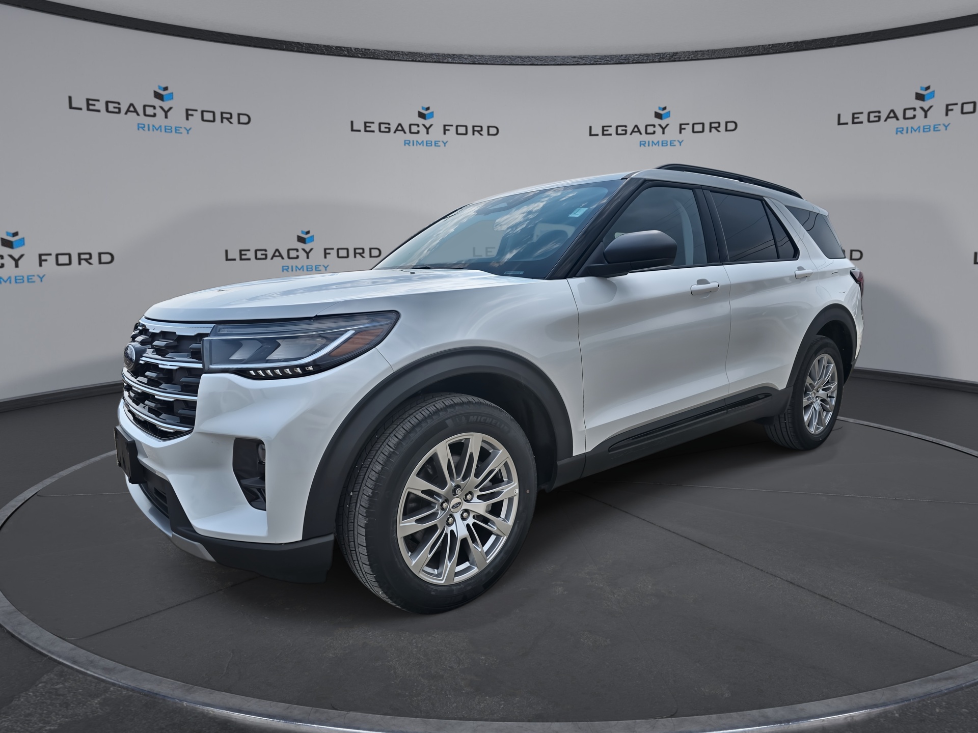 Star White Tri-Coat 2026 Ford Explorer SUV / Crossover All-Wheel Drive Automatic