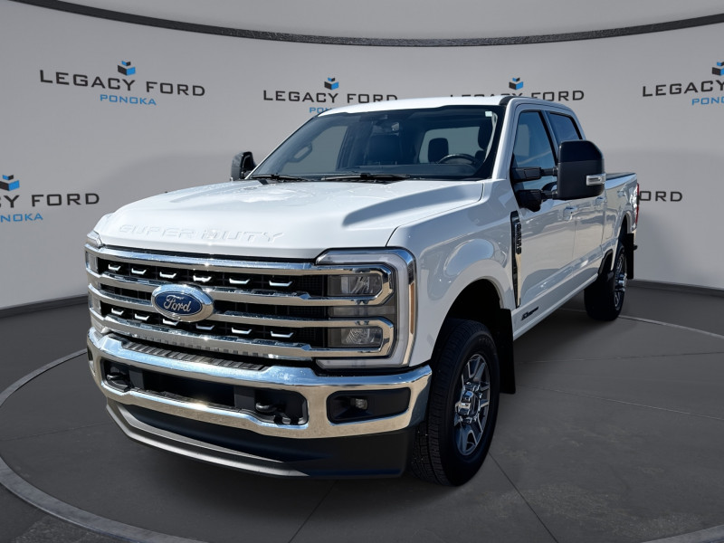Oxford White 2026 Ford F-350 Super Duty Pickup Truck Four-Wheel Drive Automatic
