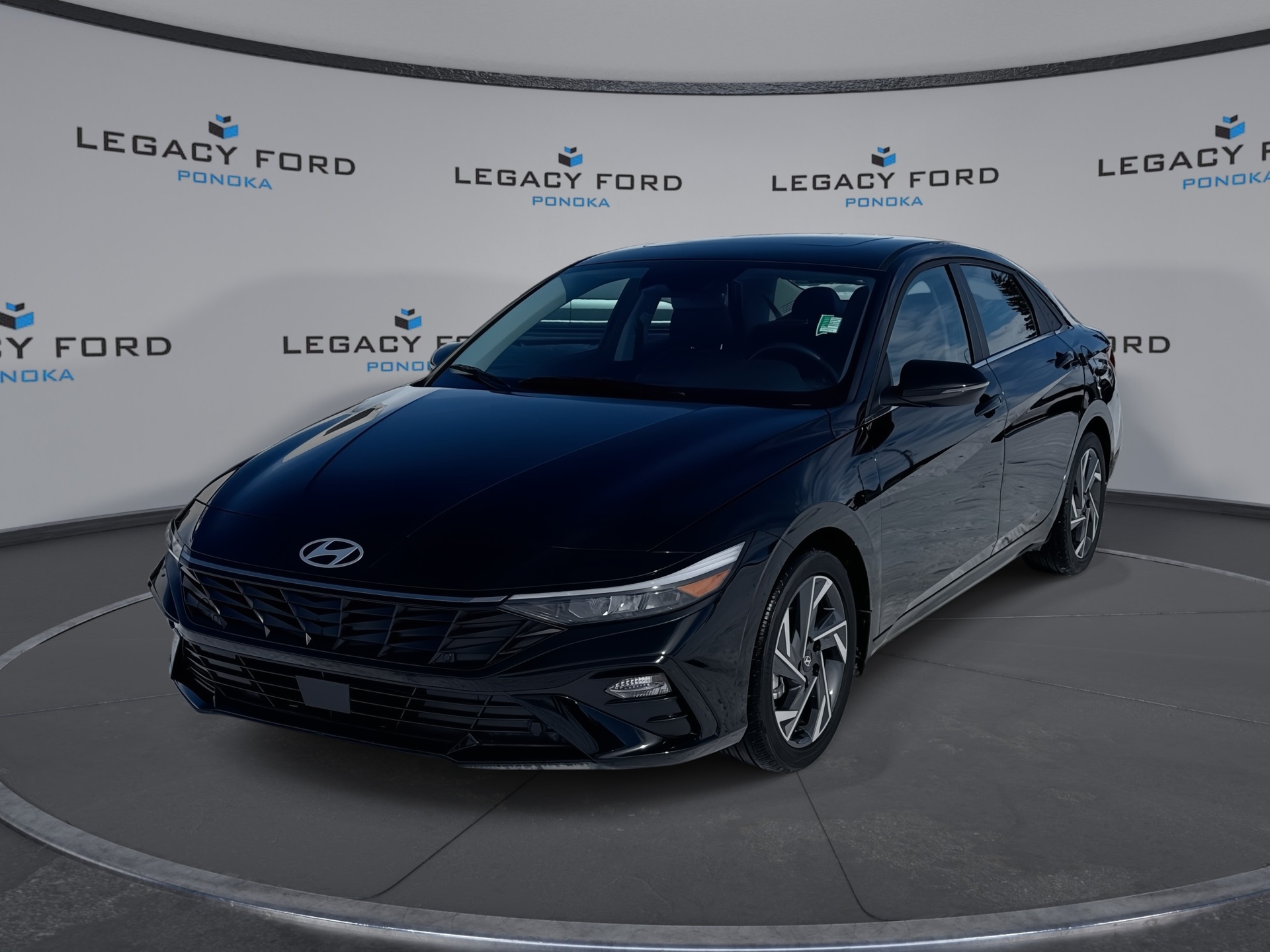 2025 Hyundai Elantra Luxury FWD