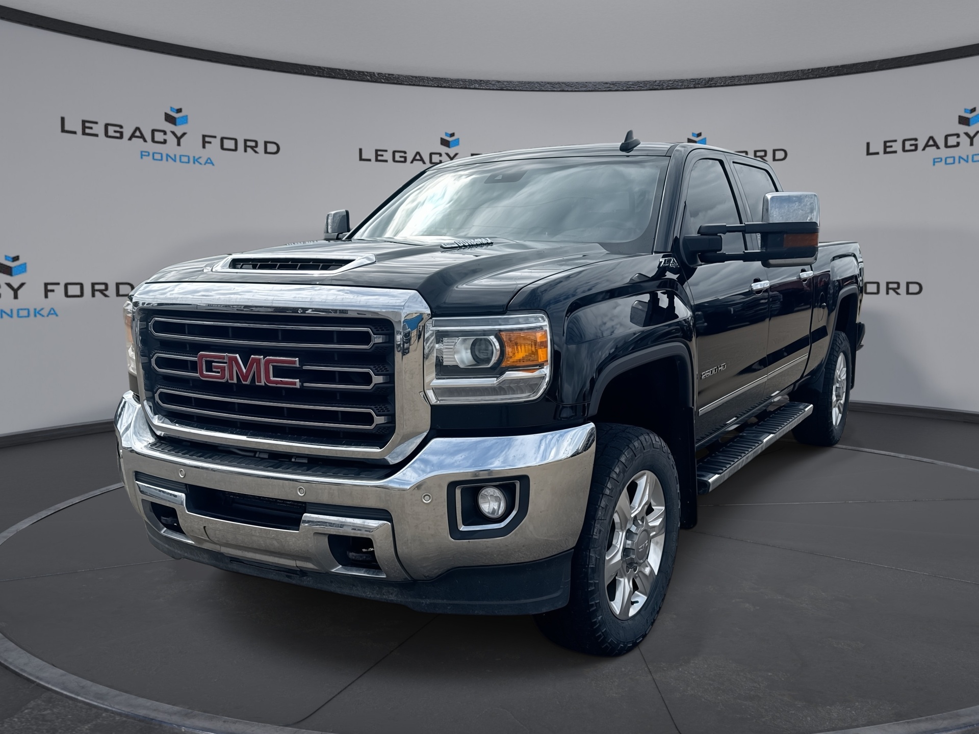 Black 2018 GMC Sierra 2500HD SLT Crew Cab SB 4WD Pickup Truck Four-Wheel Drive Automatic