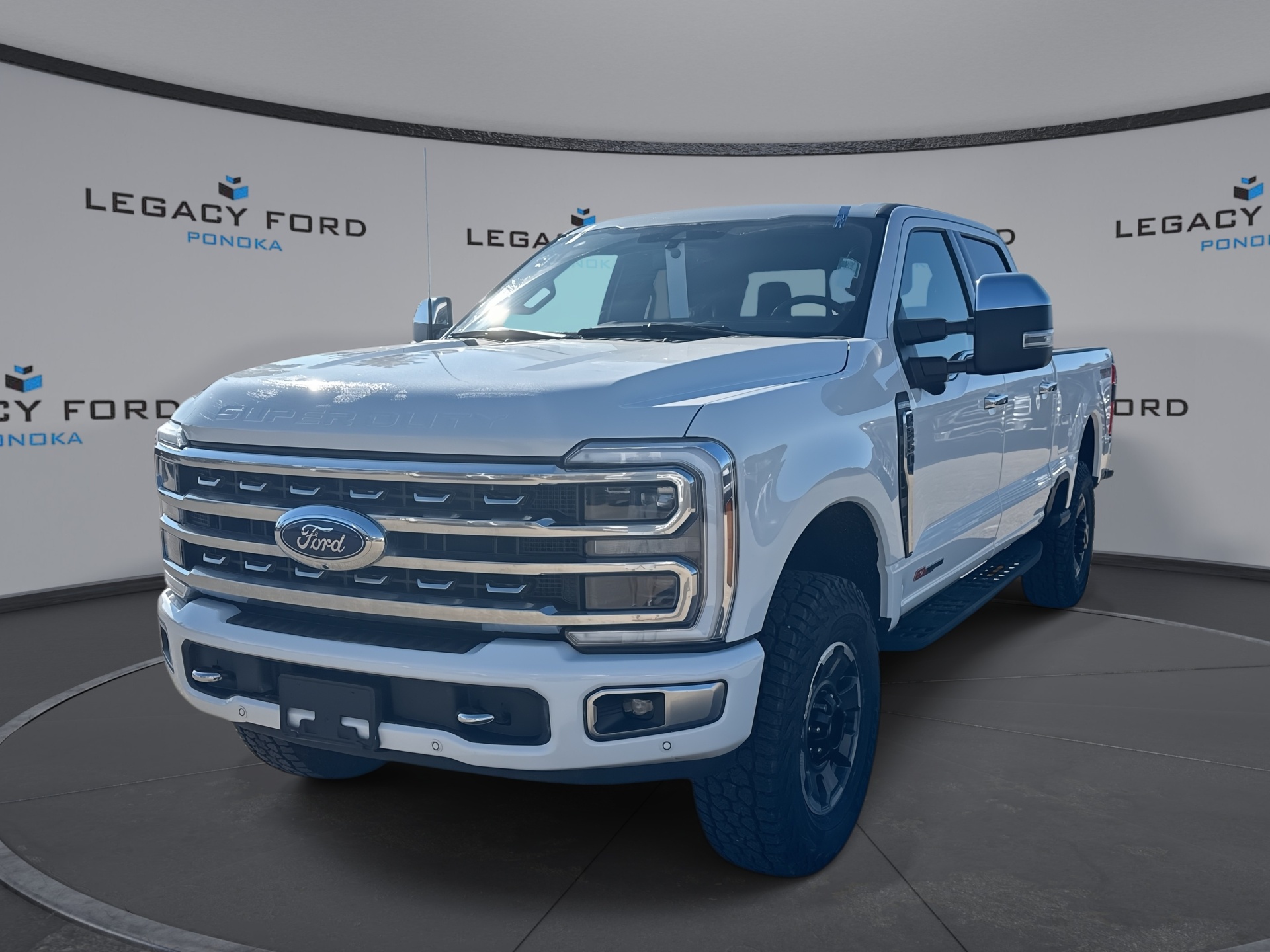 Star White Metallic Tri-Coat 2024 Ford F-350 Super Duty Pickup Truck Four-Wheel Drive Automatic