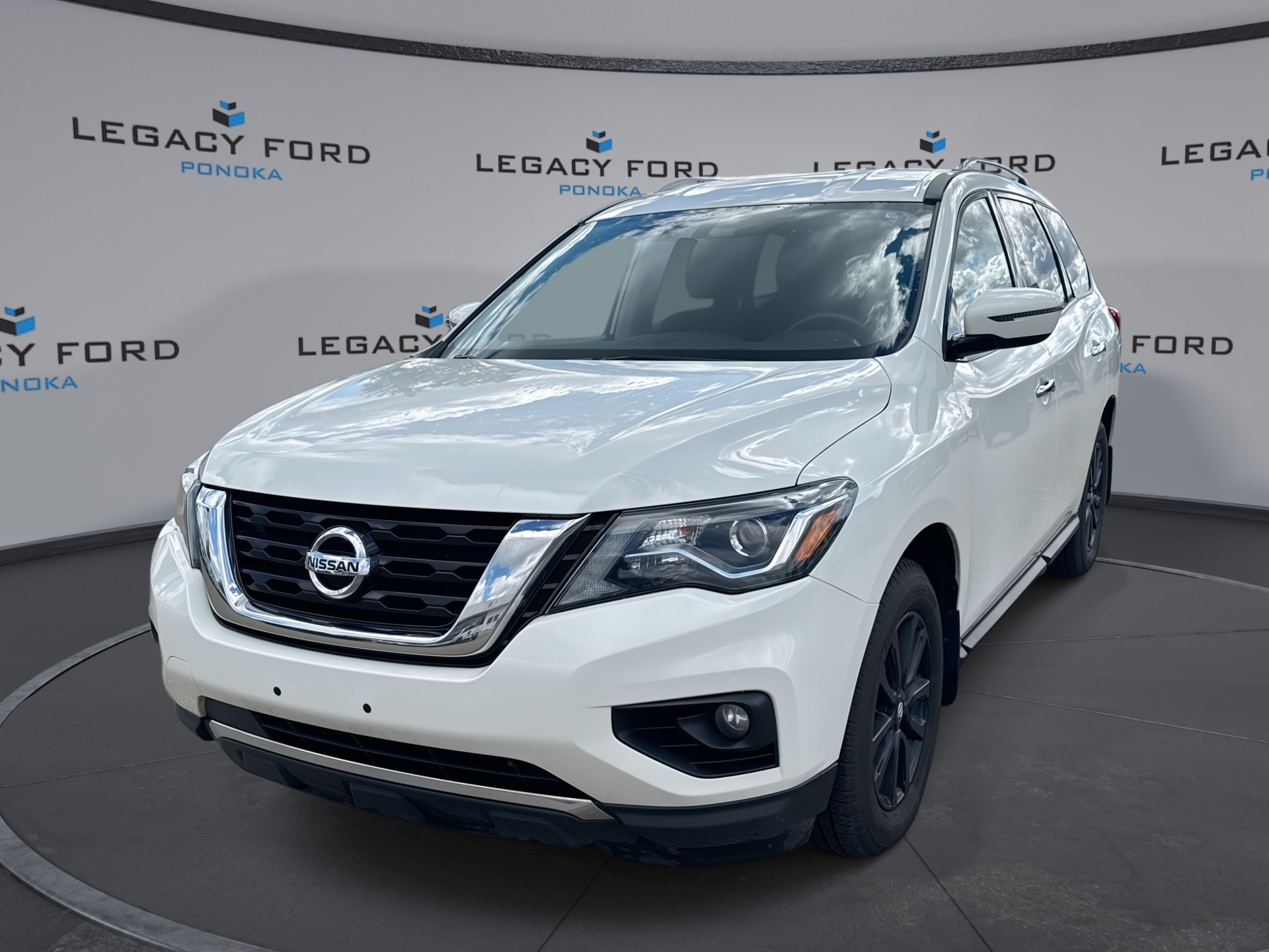 2018 Nissan Pathfinder SUV / Crossover Four-Wheel Drive Automatic
