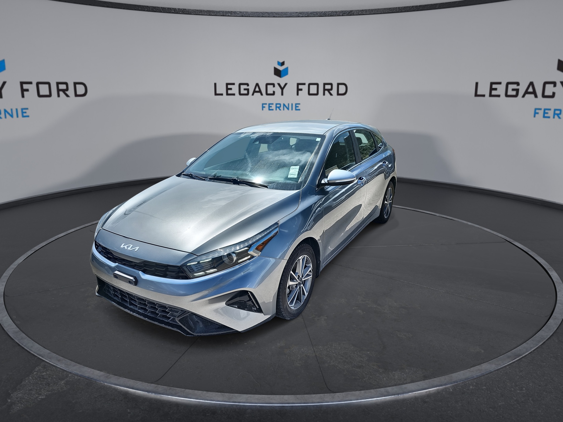 Silver 2022 Kia Forte5 Hatchback Automatic