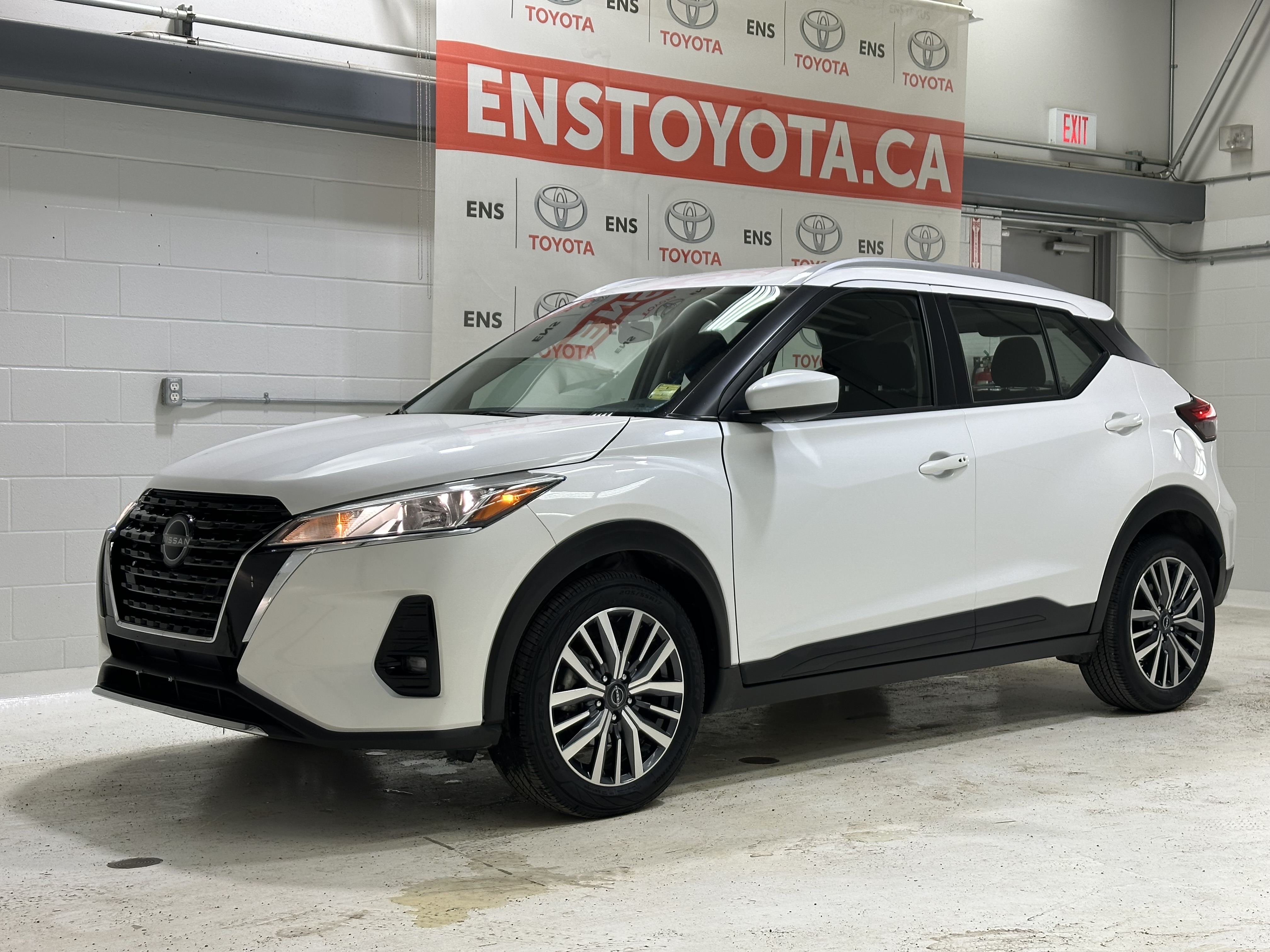 Aspen White Tri 2024 Nissan Kicks SV FWD SUV / Crossover Front-Wheel Drive Automatic