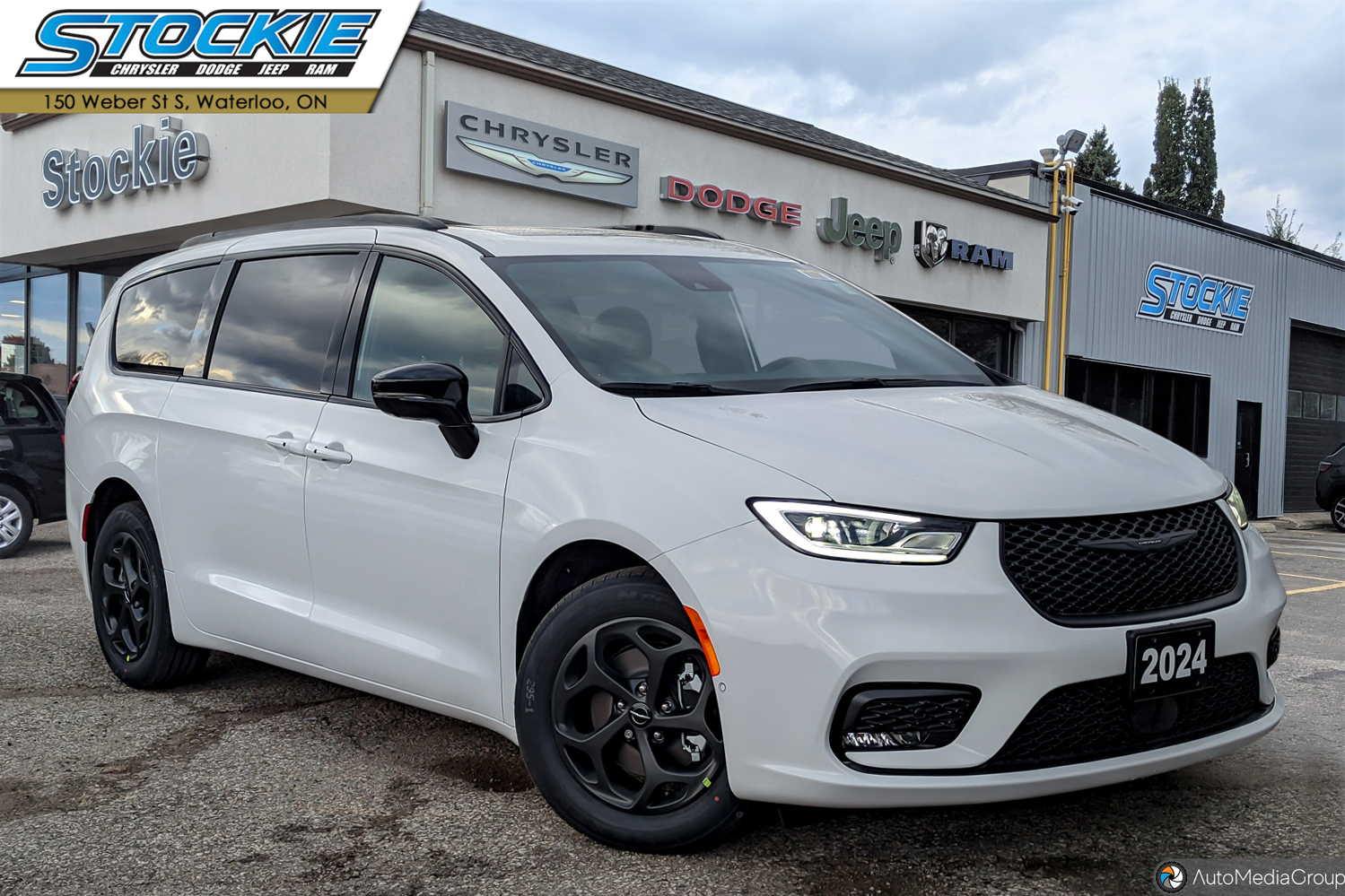 2024 Chrysler Pacifica Hybrid Select FWD