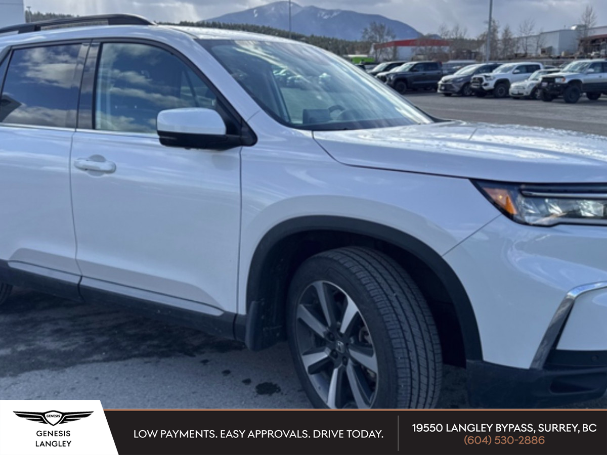 White 2024 Honda Pilot Touring AWD SUV / Crossover All-Wheel Drive Automatic