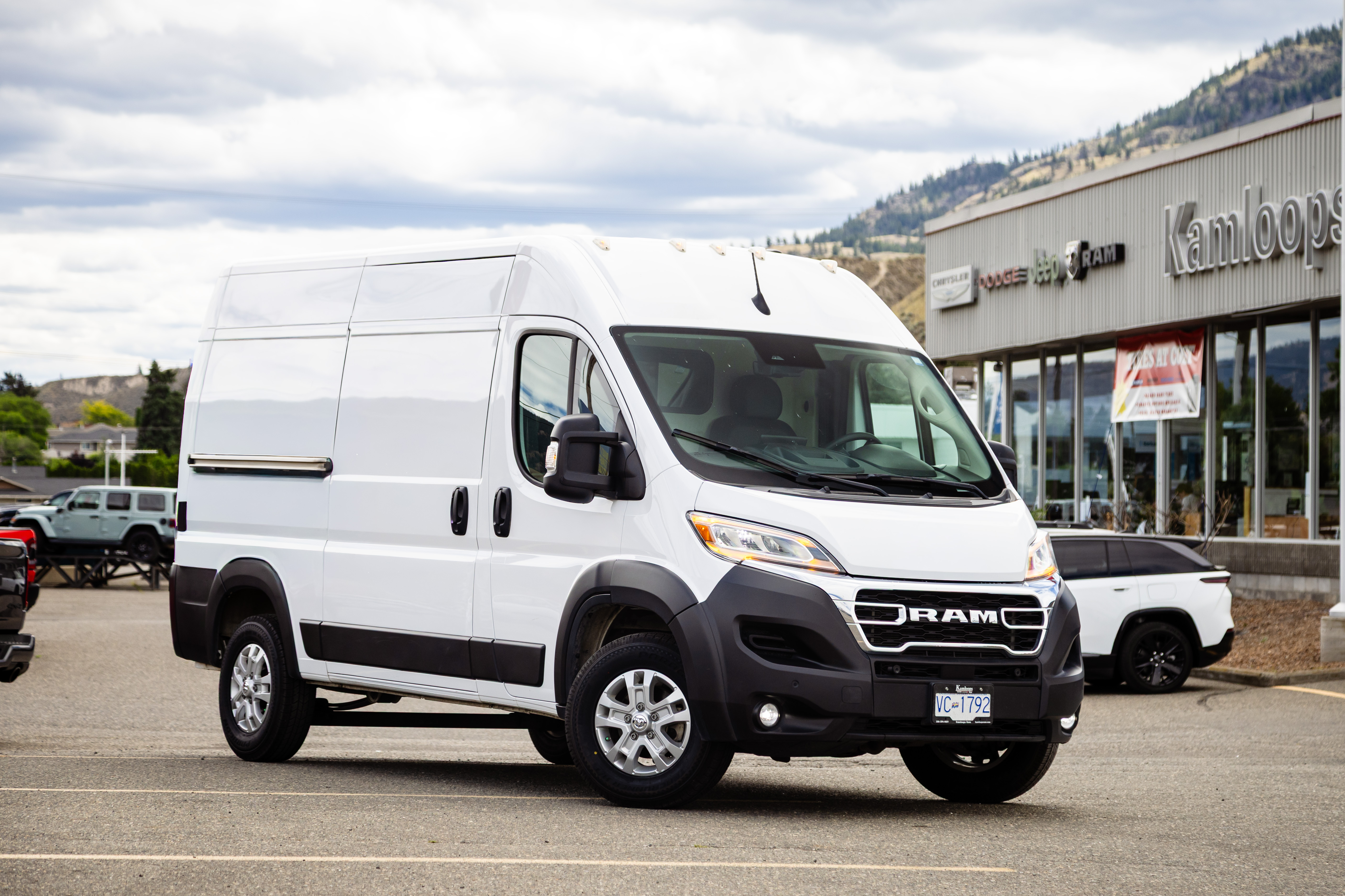 Bright White 2025 RAM ProMaster Van Front-Wheel Drive Automatic