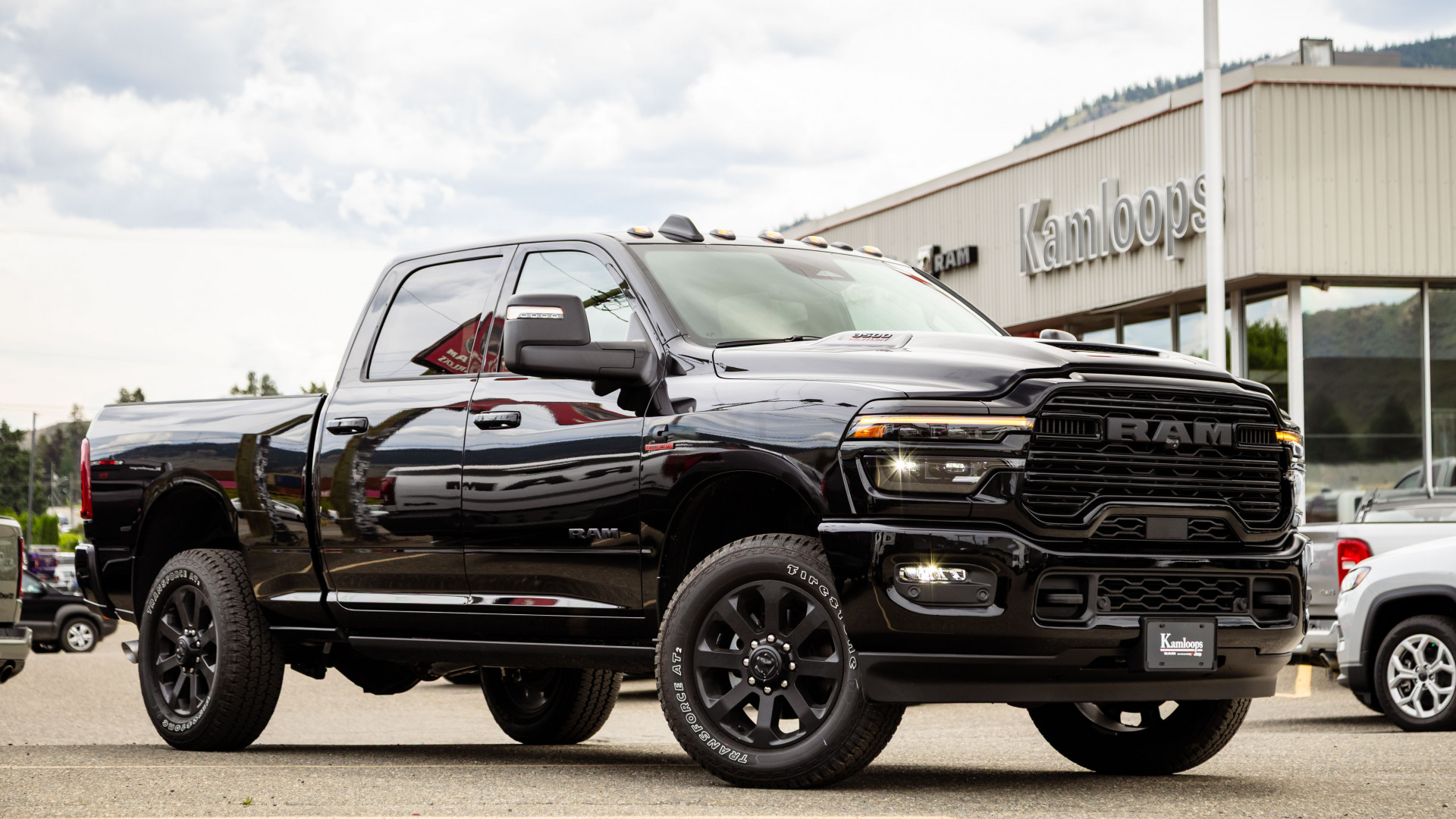 Diamond Black Crystal Pearl 2026 RAM 3500 Pickup Truck Four-Wheel Drive Automatic