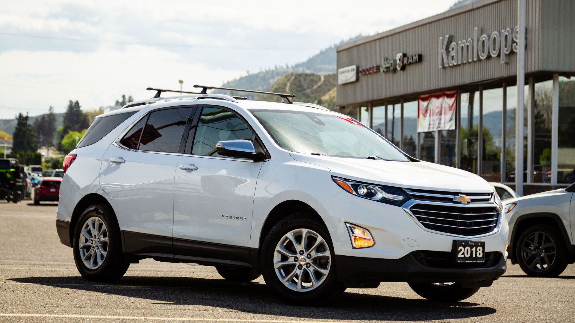 White 2018 Chevrolet Equinox SUV / Crossover Four-Wheel Drive Automatic
