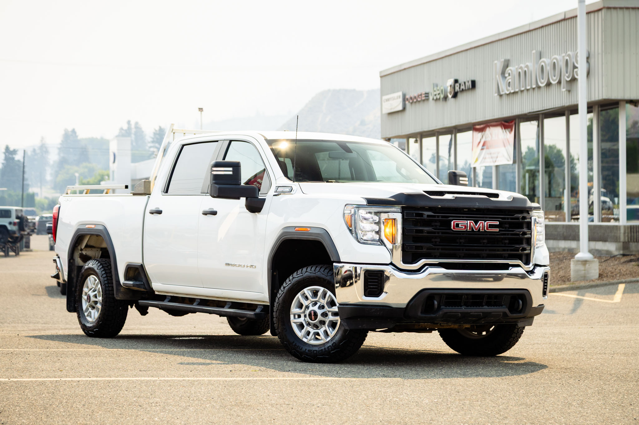 White 2021 GMC Sierra 2500HD Pickup Truck Four-Wheel Drive Automatic