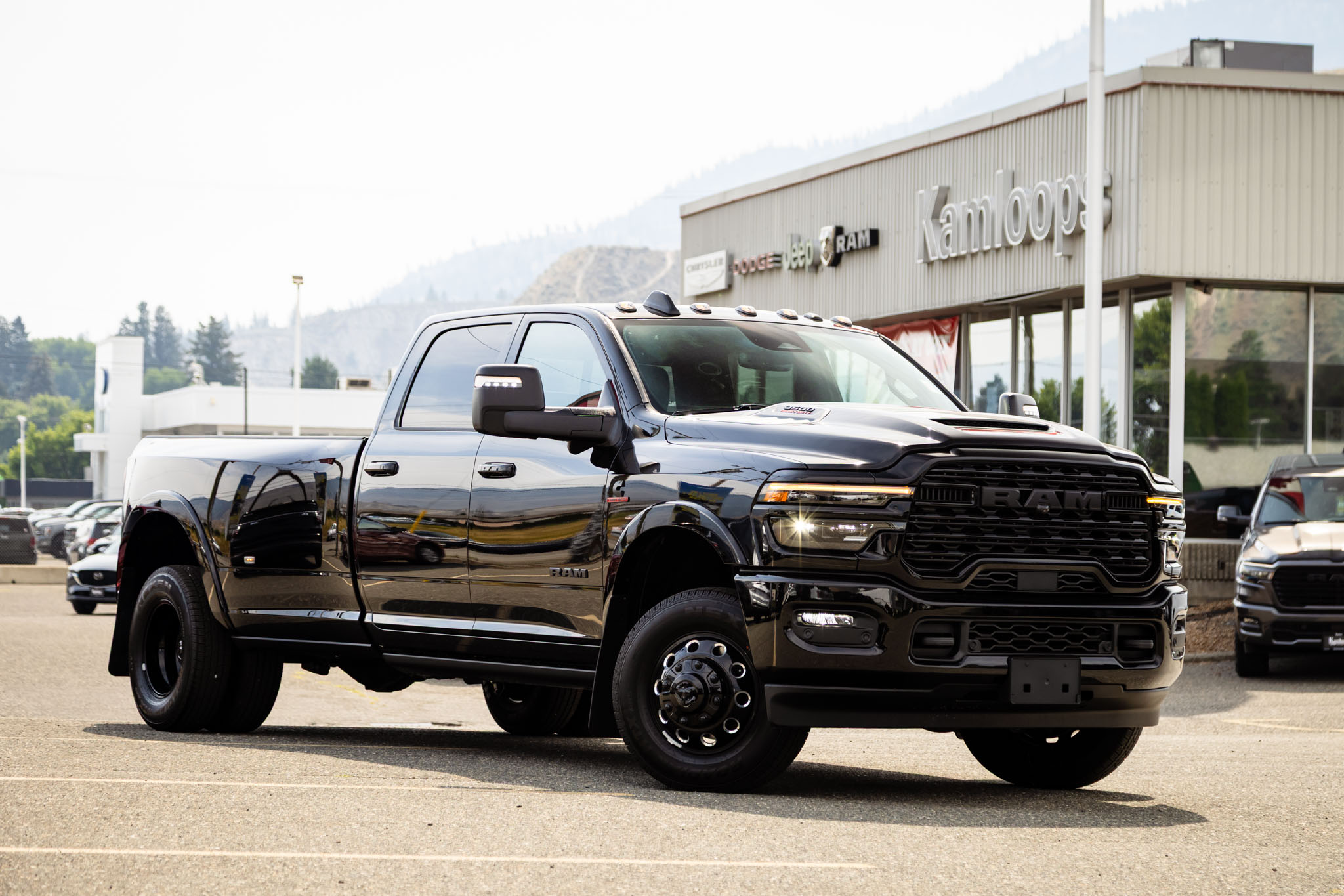 Diamond Black Crystal Pearlcoat 2026 RAM 3500 Pickup Truck Four-Wheel Drive Automatic