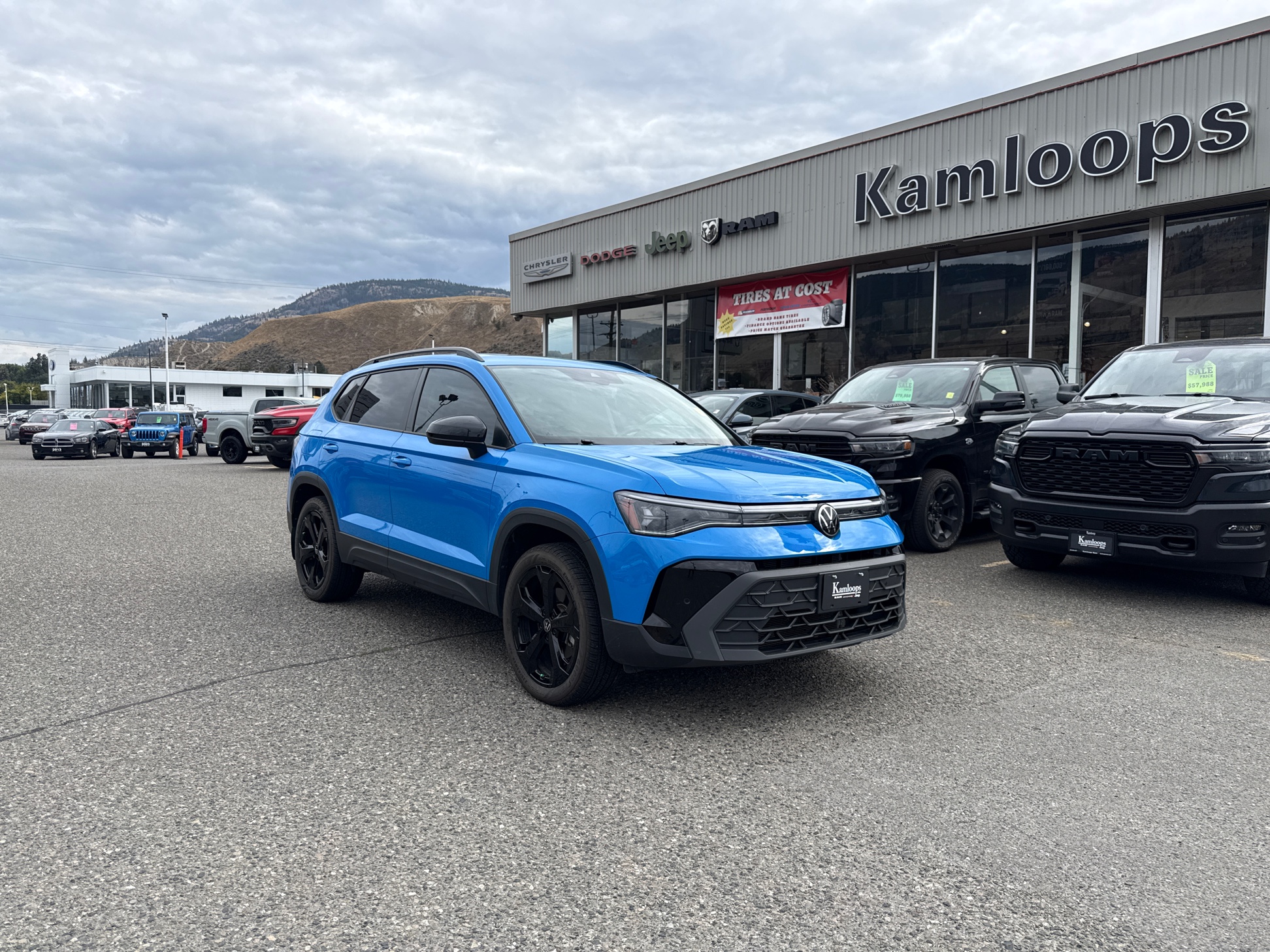  2025 Volkswagen Taos Comfortline Black Edition 4Motion   