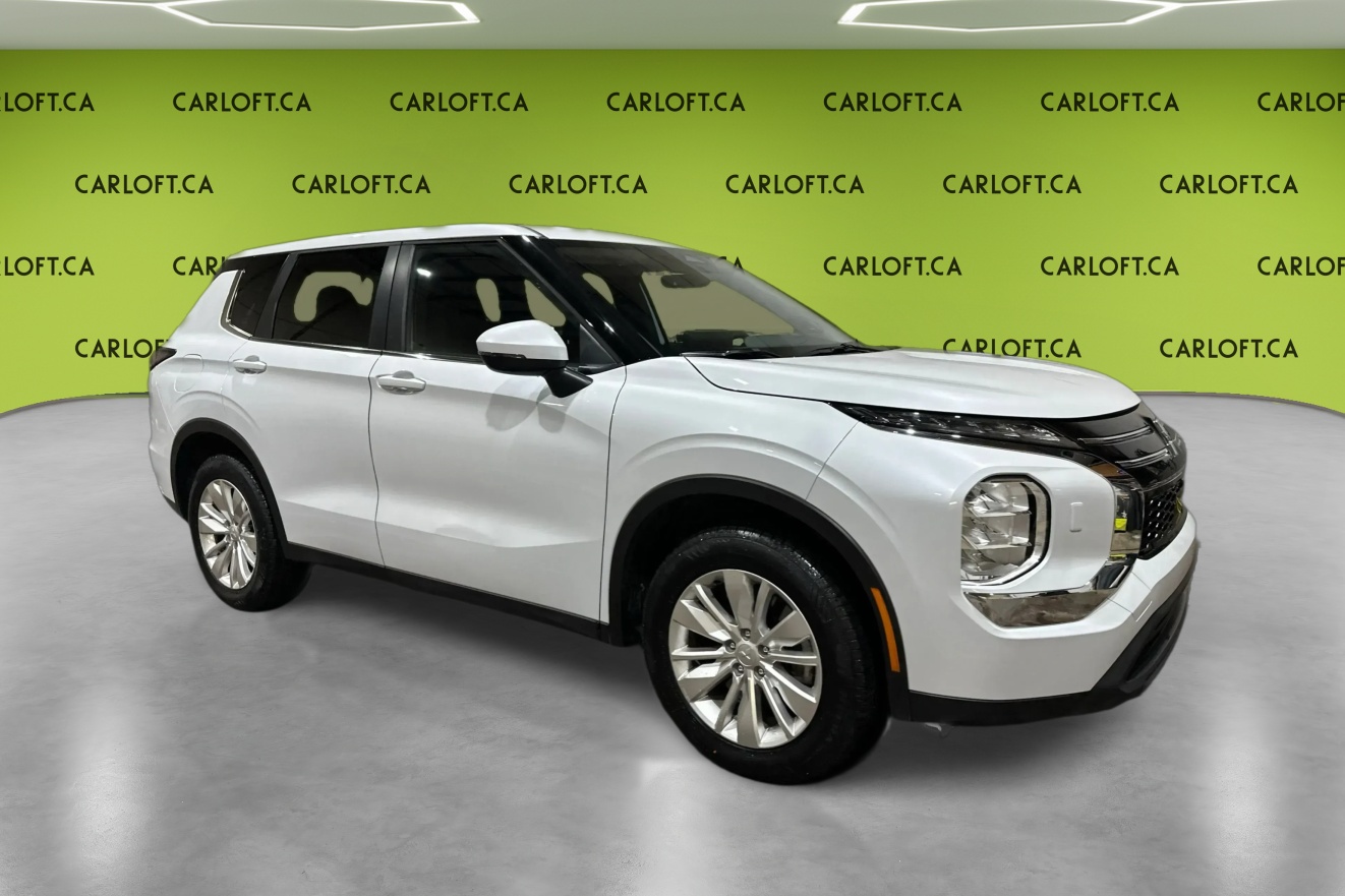 White 2026 Mitsubishi Outlander SUV / Crossover Front-Wheel Drive Automatic
