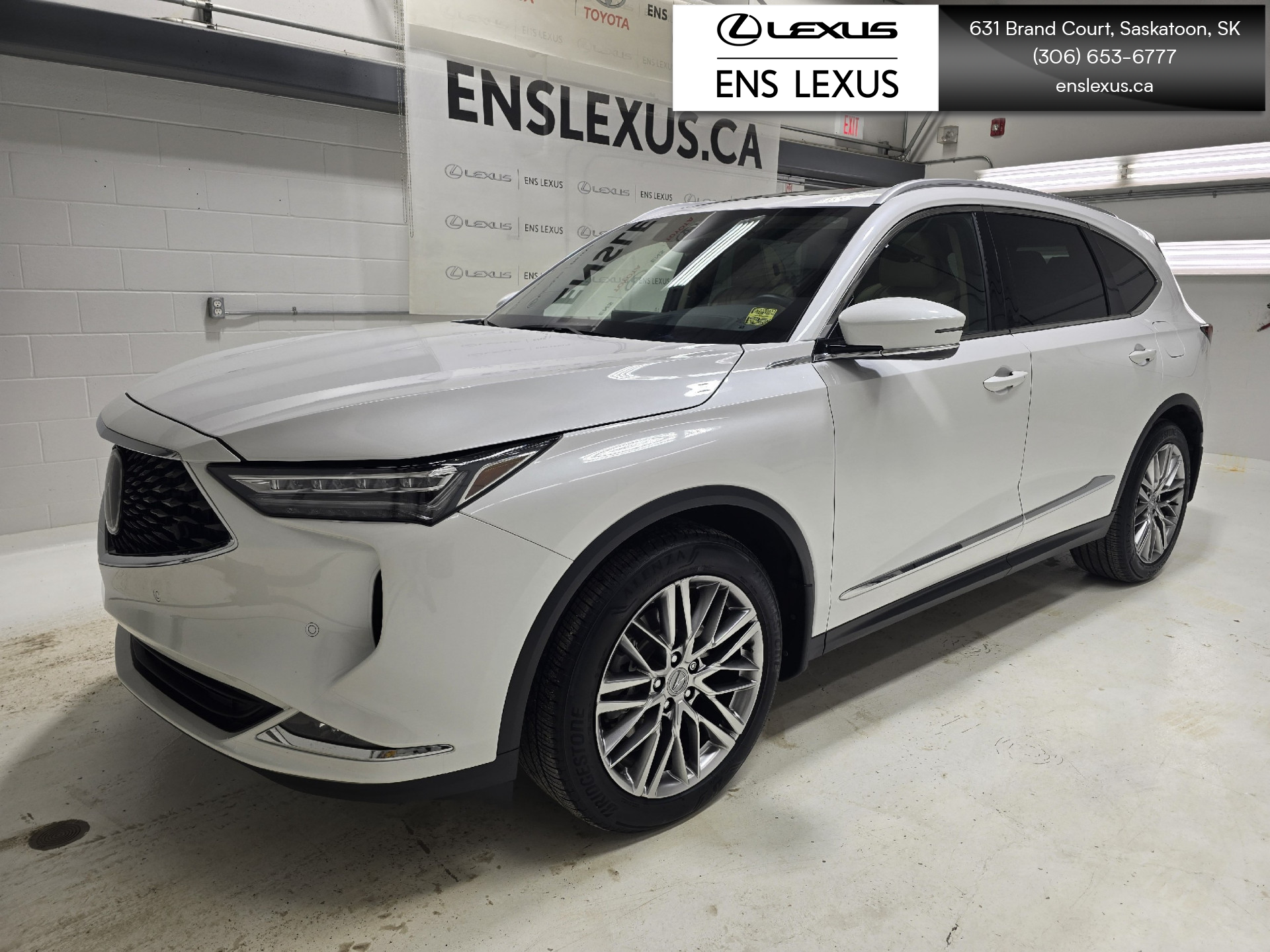 White 2023 Acura MDX SH-AWD with Platinum Elite SUV / Crossover Automatic