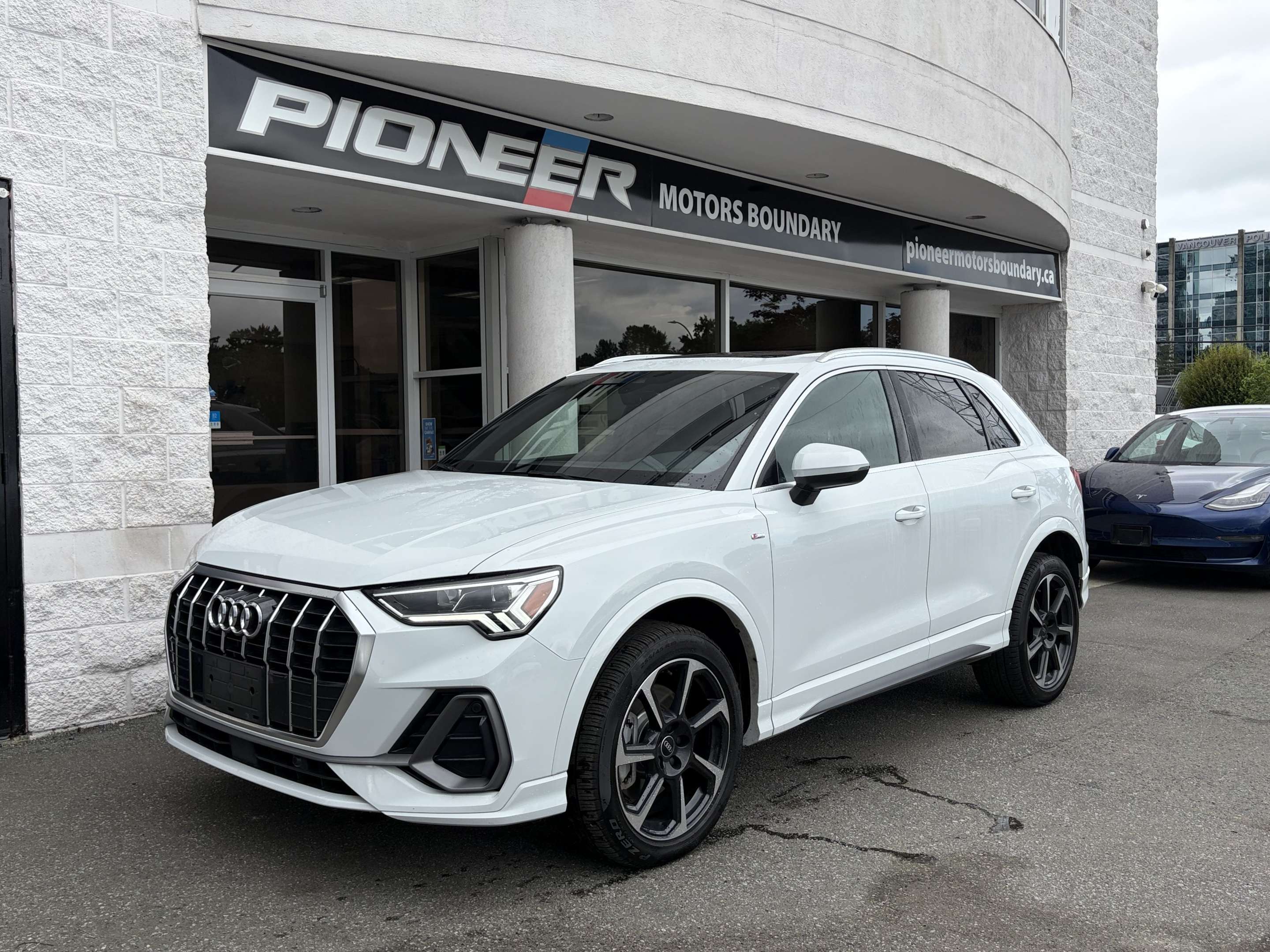 White 2025 Audi Q3 SUV / Crossover Automatic