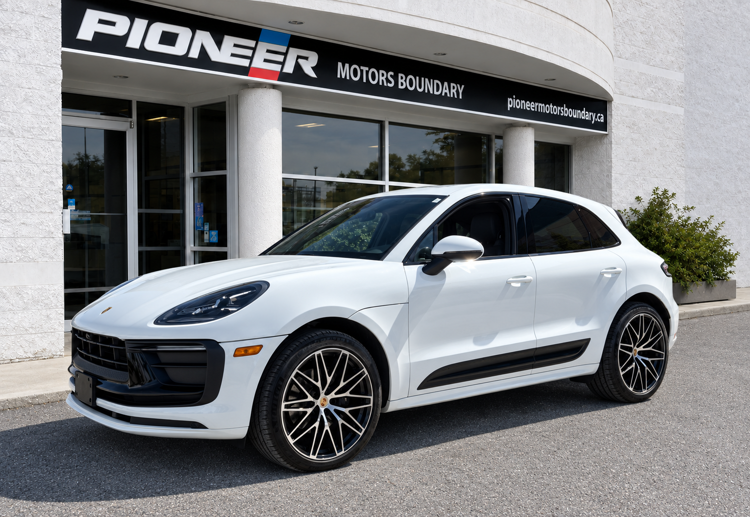 White 2023 Porsche Macan SUV / Crossover All-Wheel Drive Automatic
