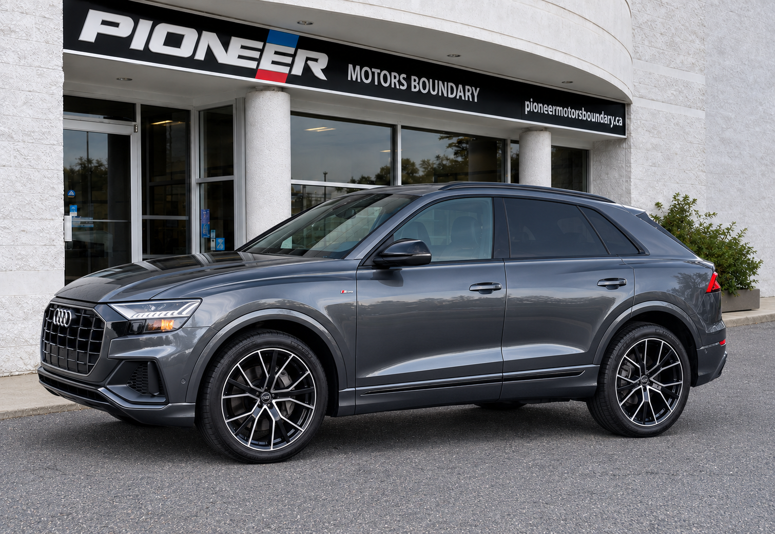  2022 Audi Q8 SUV / Crossover  Automatic