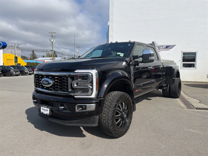 Agate Black 2024 Ford F-450 Super Duty Platinum Crew Cab LB DRW 4WD Pickup Truck Four-Wheel Drive Automatic