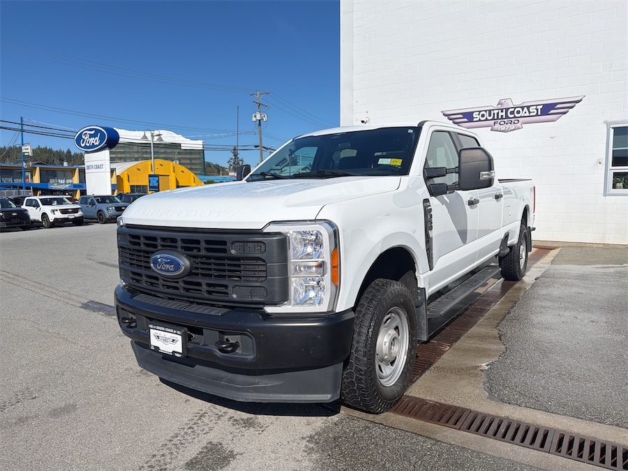  2023 Ford F-350 Super Duty XL Crew Cab 4WD   