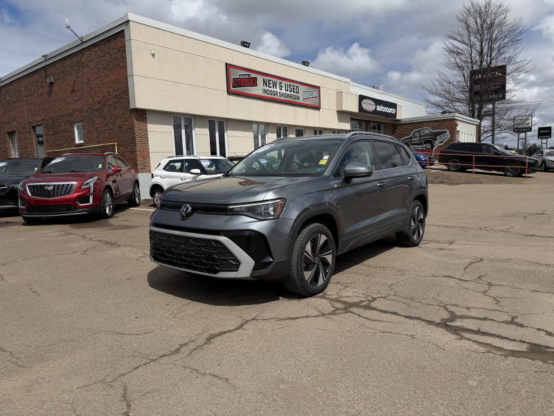 Alpine Gray 2025 Volkswagen Taos SE 4Motion SUV / Crossover All-Wheel Drive Automatic