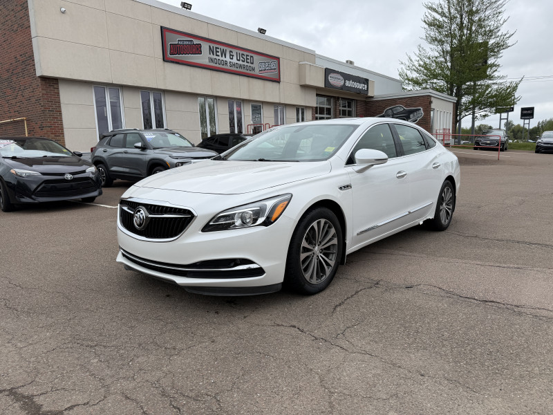2017 Buick LaCrosse Essence FWD