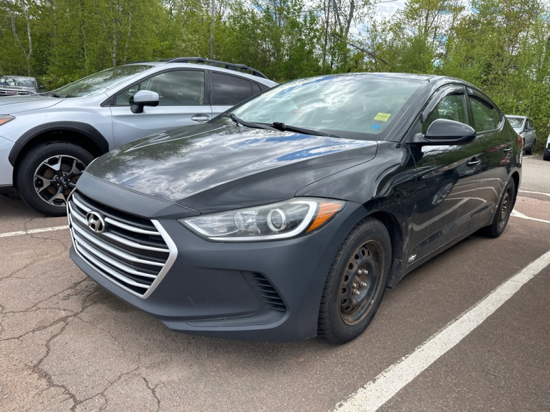 Space Black Pearl 2017 Hyundai Elantra SE FWD Sedan Front-Wheel Drive Automatic