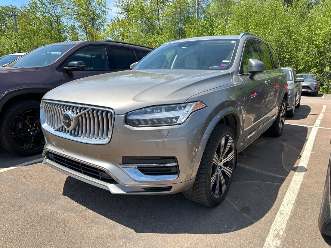 Birch Light Metallic 2021 Volvo XC90 T8 Recharge Inscription 7-Passenger eAWD SUV / Crossover All-Wheel Drive Automatic