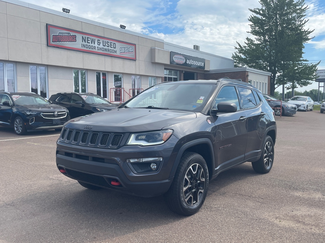 Granite Crystal Metallic 2020 Jeep Compass SUV / Crossover Four-Wheel Drive Automatic