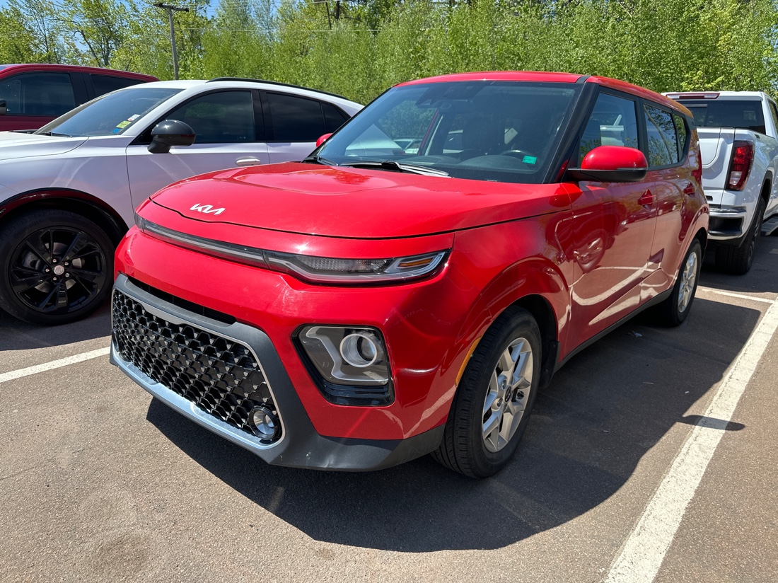 Inferno Red 2022 Kia Soul EX FWD SUV / Crossover Front-Wheel Drive Automatic