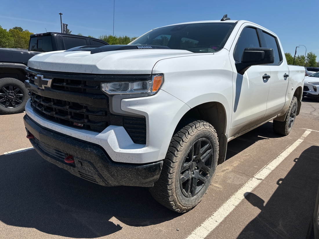 2024 Chevrolet Silverado 1500 LT Trail Boss Crew Cab 4WD Pickup Truck Four-Wheel Drive Automatic