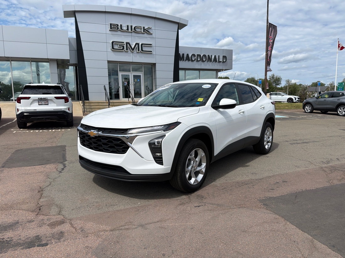 Summit White 2025 Chevrolet Trax SUV / Crossover Front-Wheel Drive Automatic