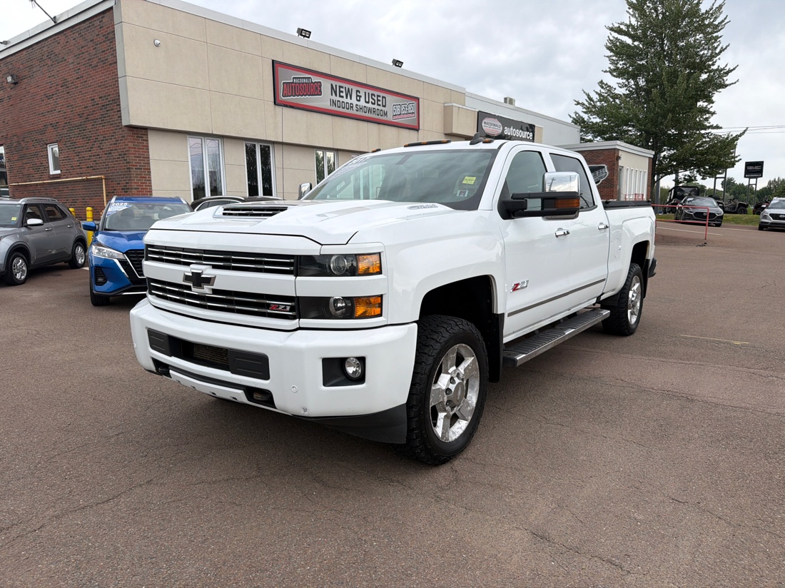 Summit White 2017 Chevrolet Silverado 2500HD Pickup Truck Four-Wheel Drive Automatic