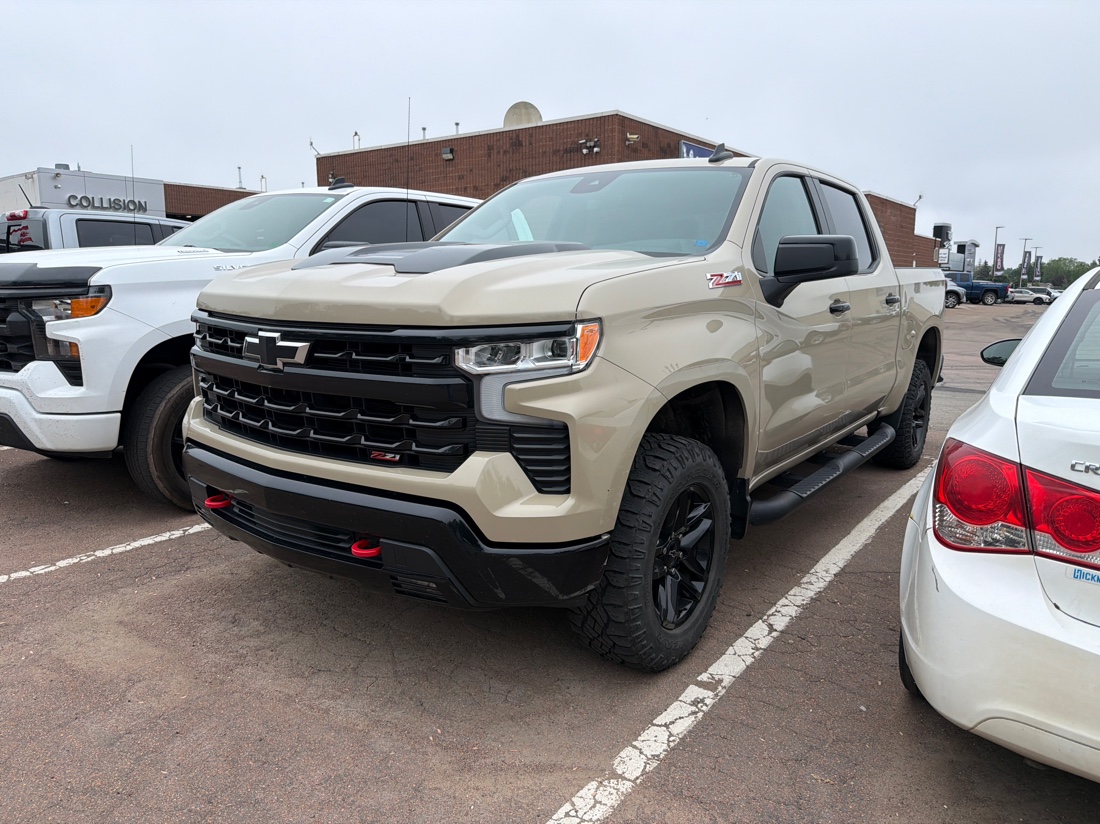 2023 Chevrolet Silverado 1500 LT Trail Boss Crew Cab 4WD Pickup Truck Four-Wheel Drive Automatic