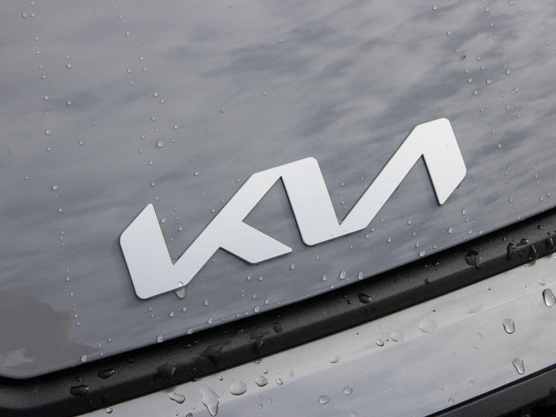 2026 Kia Sportage LX $1000 OFF MANAGER DEMO!! SAVE TODAY!! - Wolf Gray exterior view 9