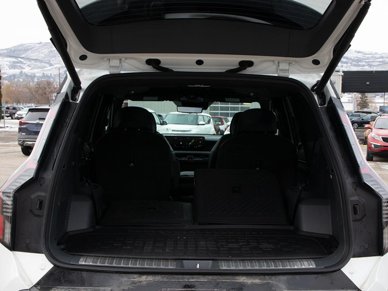 2026 Kia EV9 GT SAVE ON EXECUTIVE DEMO $3550 OFFF!!! - Snow White Pearl exterior view 11