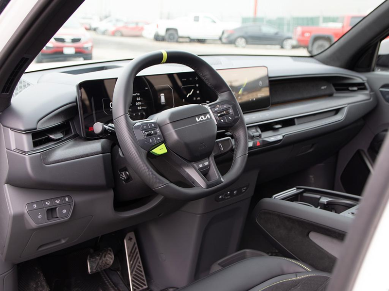 2026 Kia EV9 GT SAVE ON EXECUTIVE DEMO $3550 OFFF!!! - Snow White Pearl exterior view 13