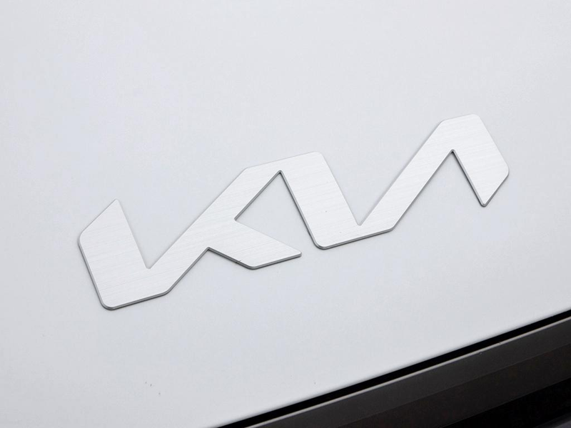 2026 Kia EV9 GT SAVE ON EXECUTIVE DEMO $3550 OFFF!!! - Snow White Pearl exterior view 9