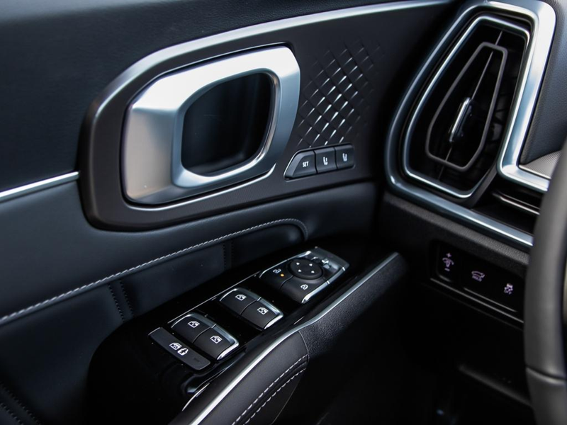 2026 Kia Sorento Hybrid SX  Exclusive Manager Demo Discount, $1,500 Off - Interstellar Grey exterior view 17