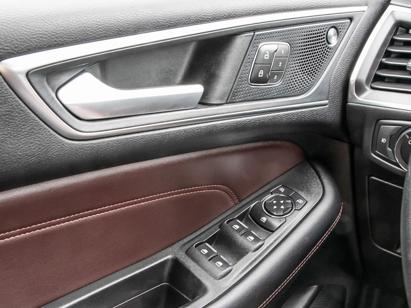 2022 Ford Edge Titanium Lexus Luxury on a Ford Budget, Pure Comfort - White exterior view 17
