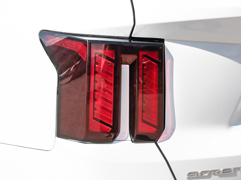 2025 Kia Sorento EX The Ultimate Modern 3-Row, High Style, High Performance - Snow White Pearl exterior view 12
